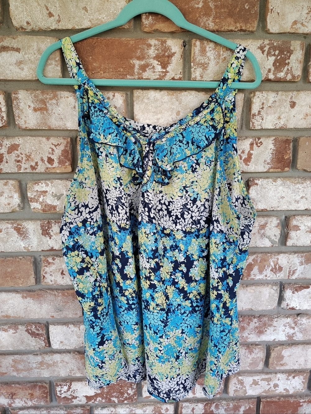 Avenue Multicolor Floral V-Neck Chiffon Tank Top Sz 22/24 Casual Summer Vacation